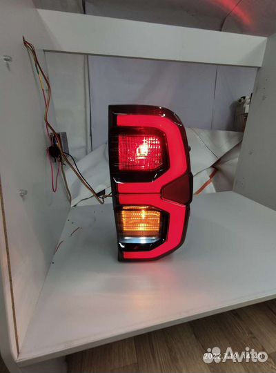 Стоп сигналы Toyota Hilux PickUp c 16г стиль 20г