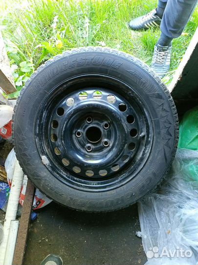 R15 Bridgestone Blizzak LM005 DriveGuard 205/60, PCD 5x112 DIA 57