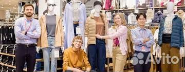 Помощник сотрудника в магазин одежды