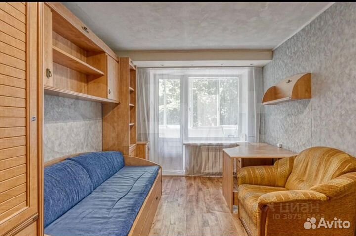 Стенка с кроватью