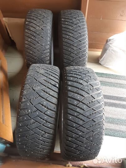 Goodyear Ultragrip Ice Arctic 205/55 R16