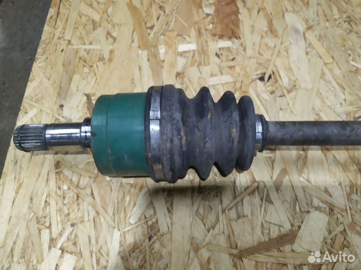Привод передний правый (длинный) на mazda 323 bf
