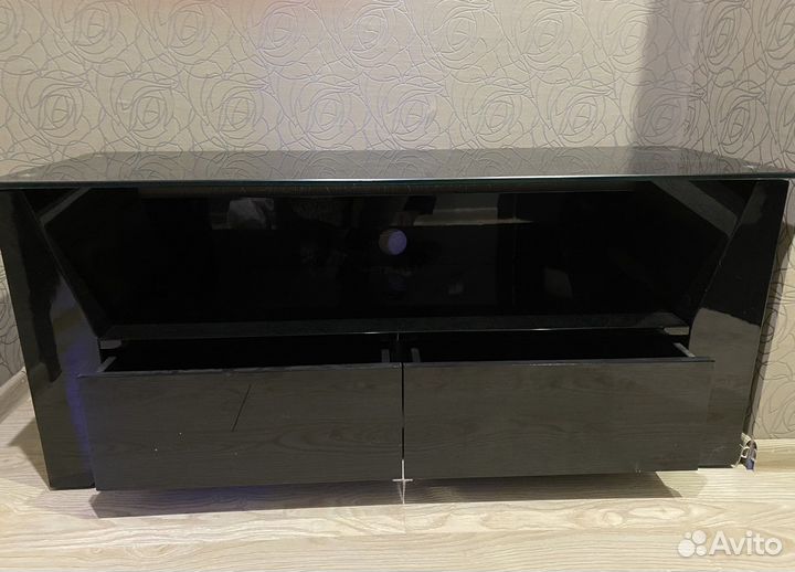 Тумба под телевизор