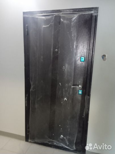 Дверь входная металлическая