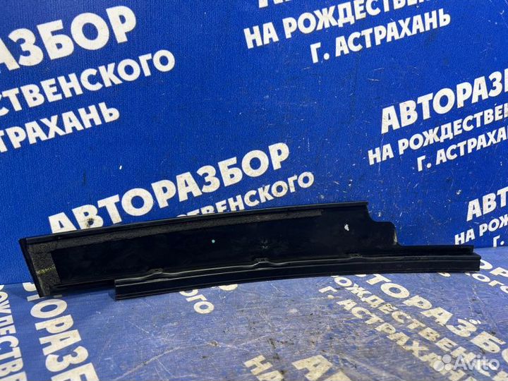 Накладка на дверь Chevrolet Cruze седан 2011