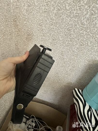 Маска с увеличительным стеклом и подсветкой