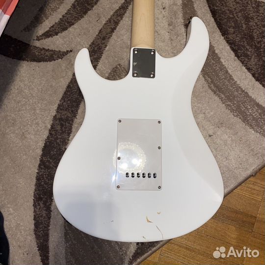 Электро гитара yamaha pacifica 012