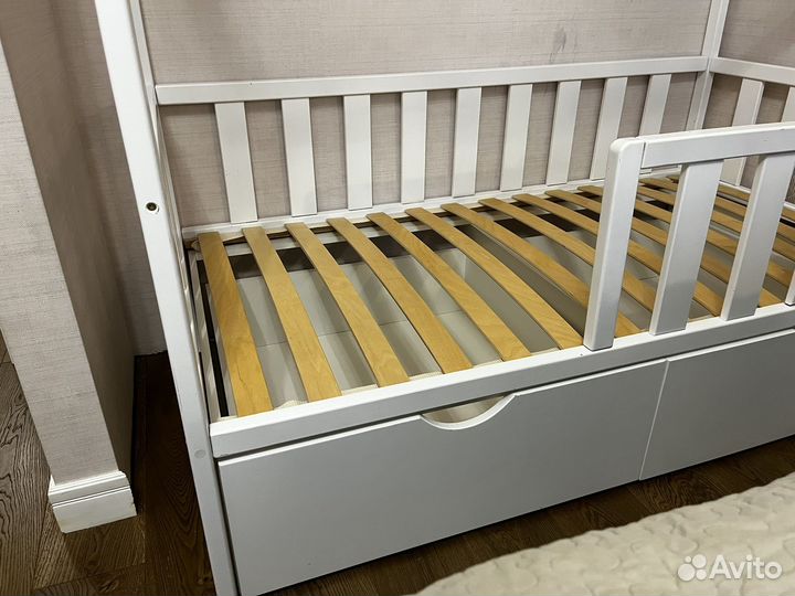 Детская кроватка домик из массива бука BabyLodge