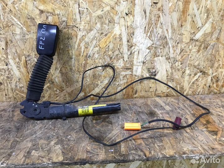 Замок ремня безопасности передний левый Ford Focus