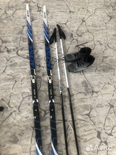 Лыжы,палки,ботинки