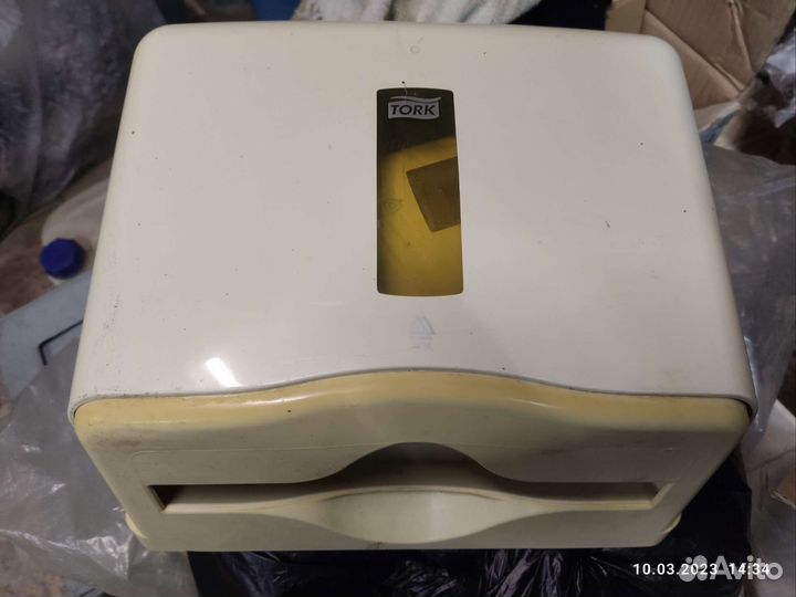 Диспенсер для бумажных полотенец tork