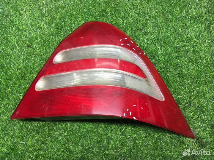 Фонарь задний правый Mercedes-Benz C W203