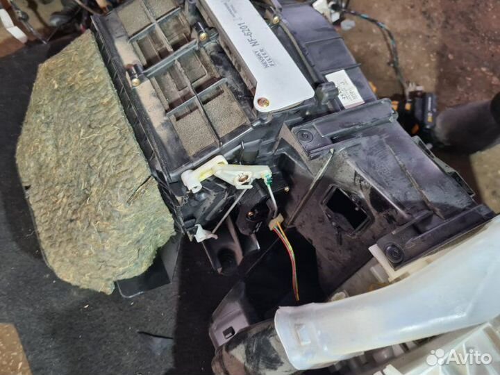 Корпус печки Mitsubishi Lancer 9 4G18 2005