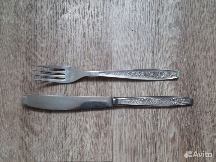 Набор столовых приборов на 12 персон