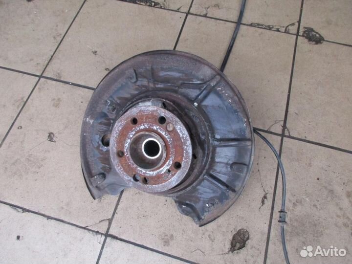 Кулак подвески задний правый w220 S-class 113