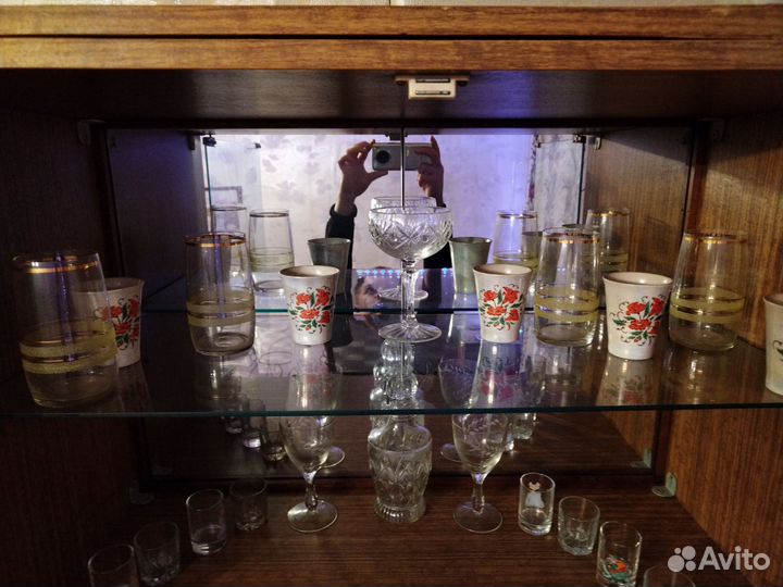 Сервизы и старинные тарелки