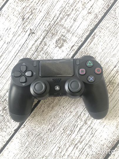 DualShock PS4 геймпад