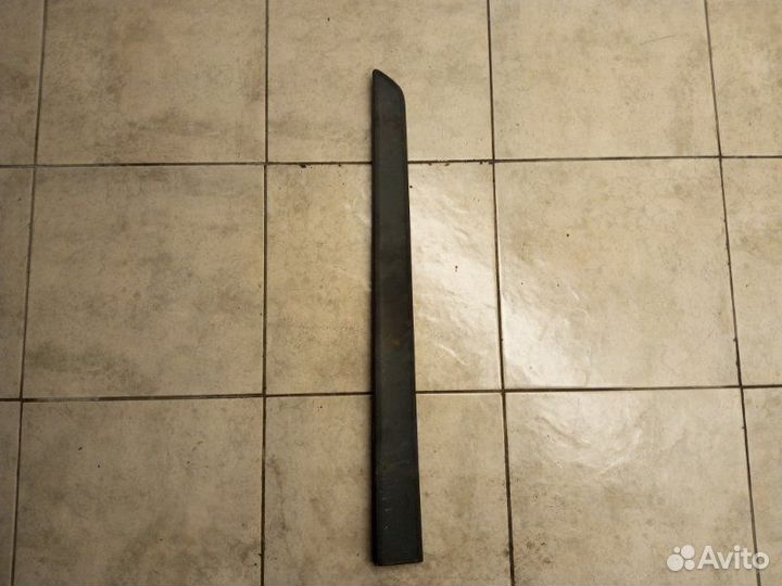 Молдинг двери левый Renault Kangoo K7mк750 2011