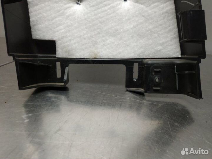 Обшивка стойки центральной правая Jeep Grand