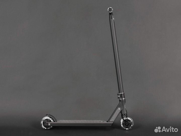 Самокат skip Edge черный Kra696