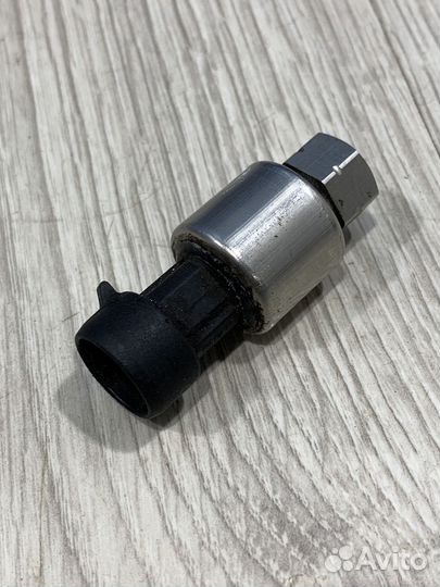 Датчик кондиционера хладагента Renault sandero