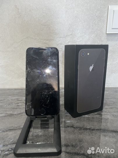 iPhone 8, 64 ГБ