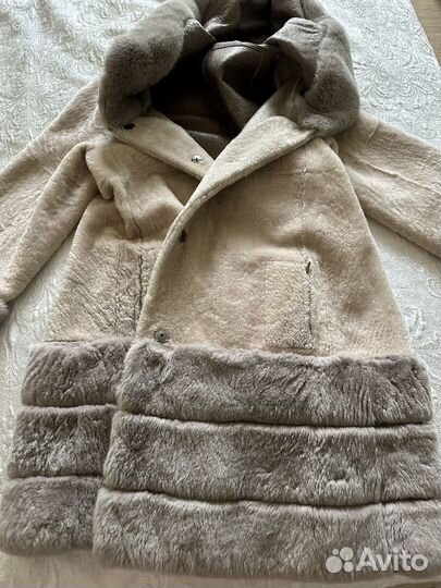 Дубленка натуральная женская с капюшоном