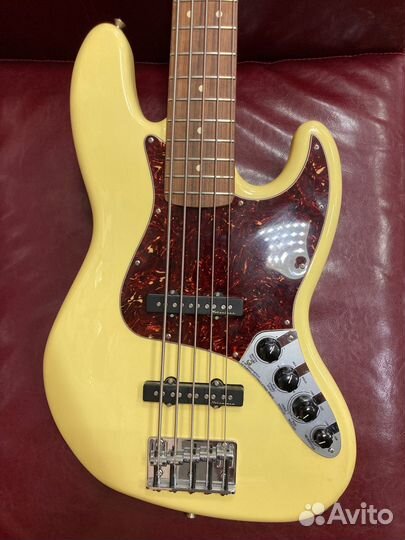 Бас гитара Fender Deluxe active Jazz Bass