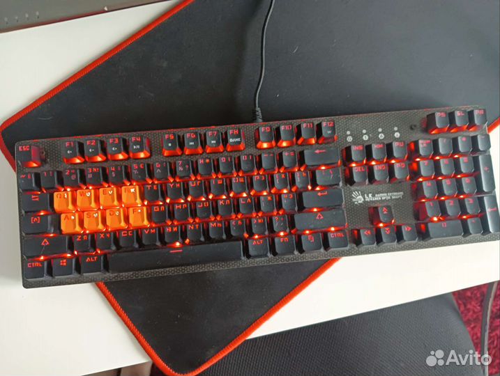 Механическая клавиатура bloody b810r