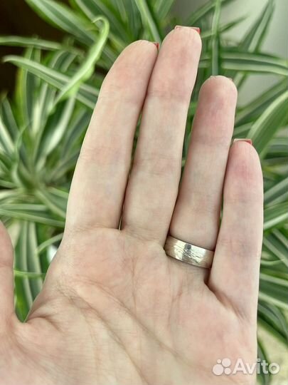 Серебряное кольцо