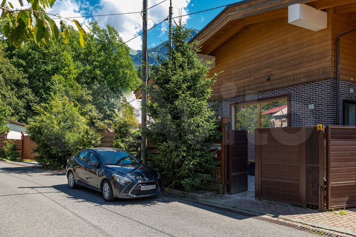 Дом 200 м² на участке 2 сот.