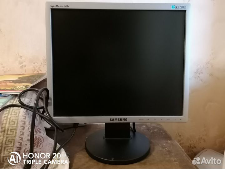 Монитор Samsung 743N 17