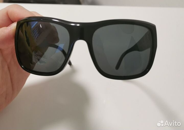 Солнечные очки Prada