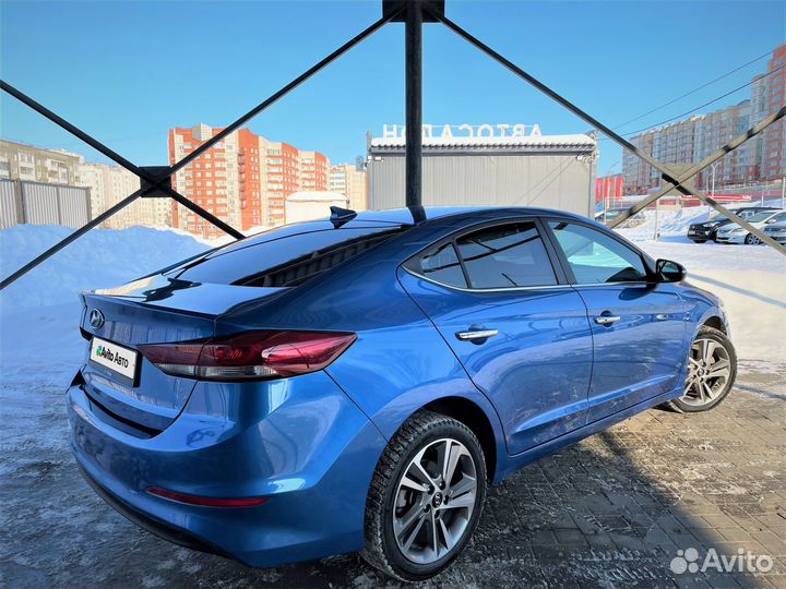 Hyundai Elantra 2.0 AT, 2016, 90 305 км
