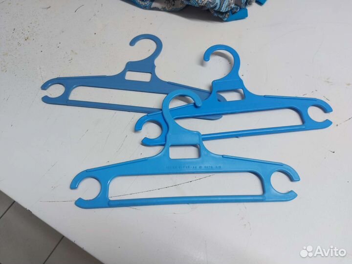 Вешалки плечики детские и взрослые