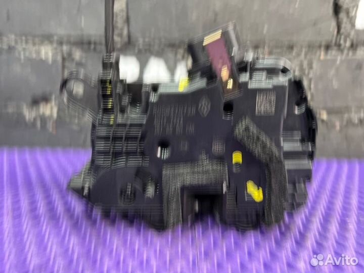 Замок двери задний правый Renault Kaptur