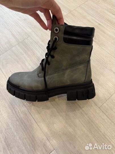 Ботинки женские 37 размер новые