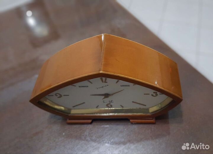 Настольные часы Энергия