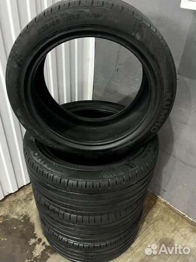 Kumho Ecsta HS51 235/45 R17 W