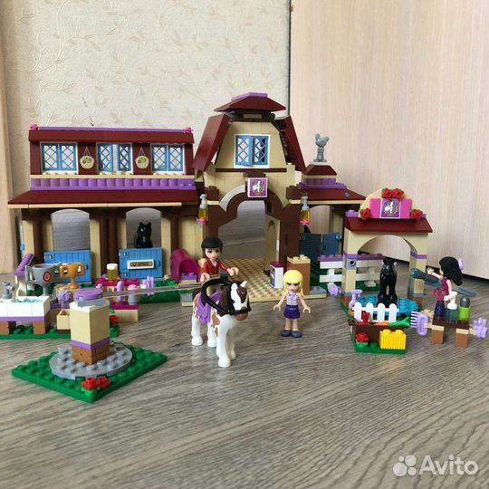 Lego Friends клуб верховой езды в Хартлейке 41126