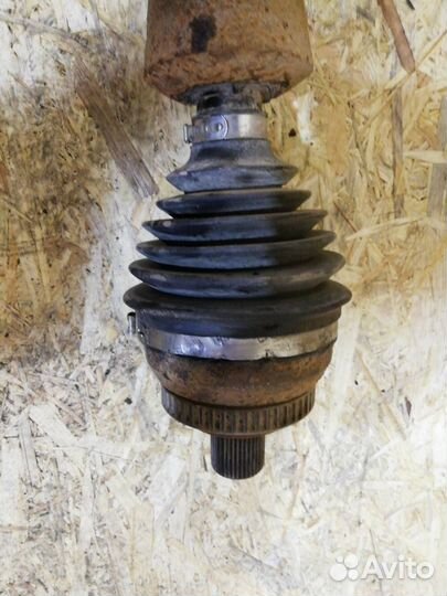 Полуось передняя левая Volkswagen Sharan 1999