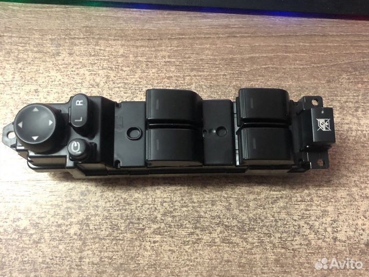 Кнопки стеклоподъемников Mazda 6 GH