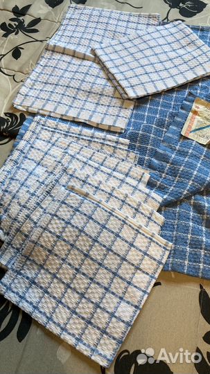 Набор:скатерть,салфетки,полотенца