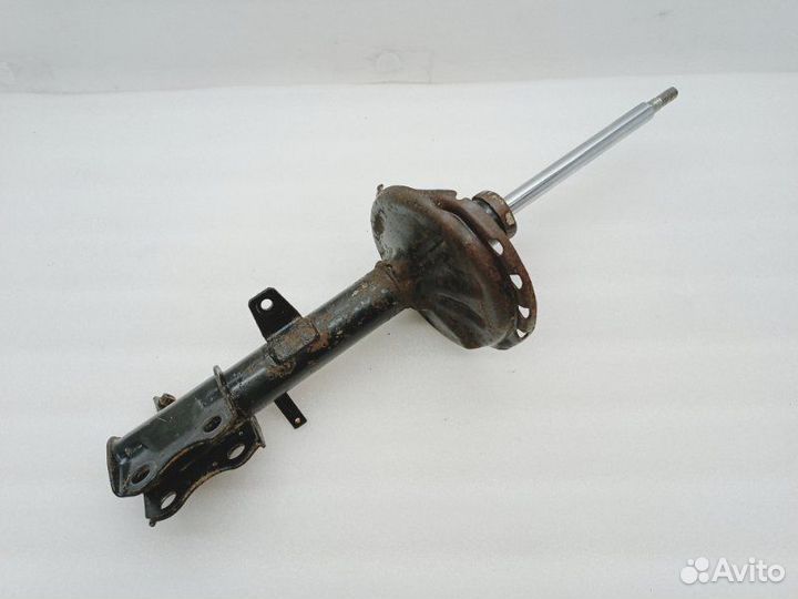 Амортизатор подвески задний правый Toyota