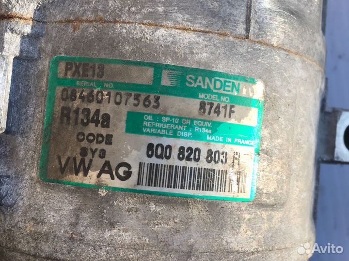 Компрессор кондиционера 6Q0820803R