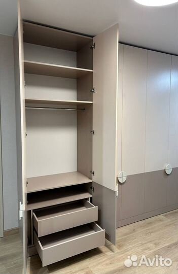 Шкаф распашной на заказ. Рассрочка