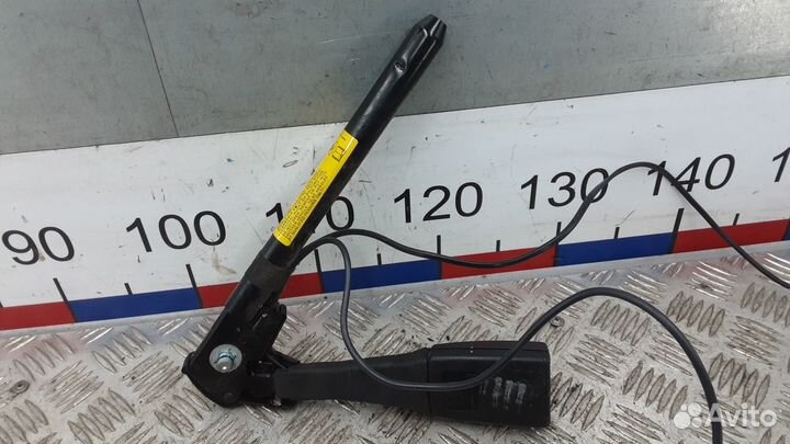 Защелка ремня безопасности на Опель Астра Н