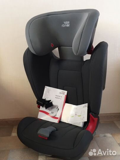 Britax Romer Kidfix2 R в расцветке Storm Grey