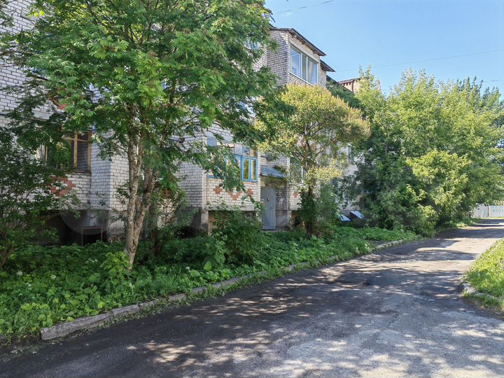 4-к. квартира, 76,6 м², 1/3 эт.