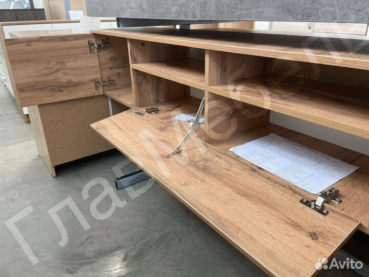 Навесная тумба под телевизор